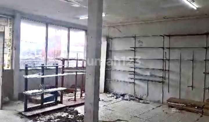 Wide 11 Side-by-Side Shophouse for Rent in Makasar, East Jakarta 2