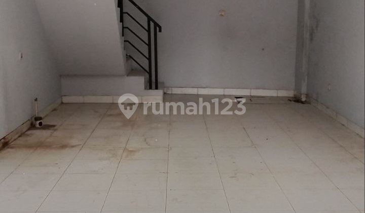 Terraced SHOPHOUSE for Rent on Margonda Raya, Pondok Cina, Depok Terraced SHOPHOUSE for Rent on Margonda Raya, Pondok Cina, Depok