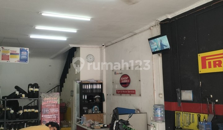 Shophouse Bustling Area 120 sqm for Rent in Mustikajaya, Setu, Bantargebang, Bekasi 2