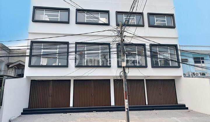 Ruko Brand New 3 Lantai di Taman Ratu