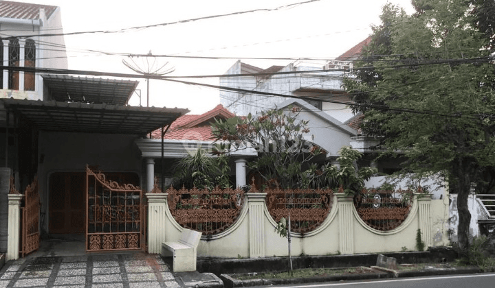 RUMAH  DI CITRA 1 JAKARTA BARAT, HALAMAN RUMAH LUAS 1