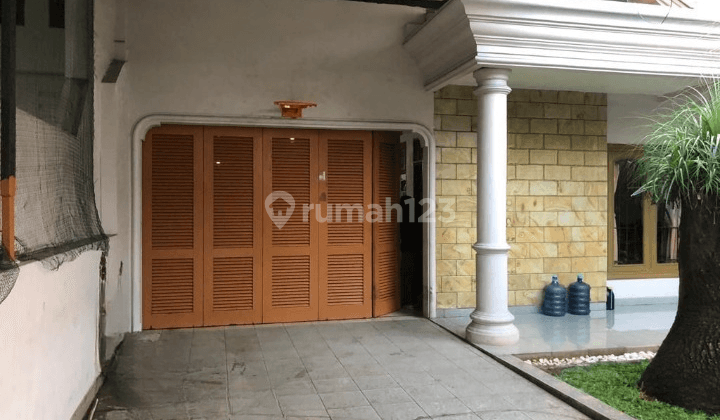 RUMAH  DI CITRA 1 JAKARTA BARAT, HALAMAN RUMAH LUAS 2