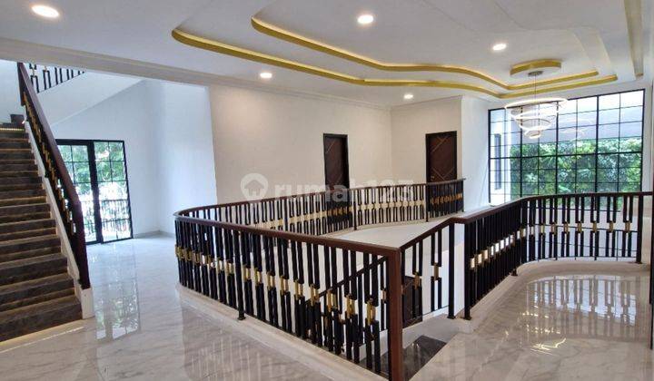 DIJUAL RUMAH BARU SIAP HUNI DI TOMANG 3 LANTAI DAN MEMILIKI MULTI FUNCTION HALL ROOM 1