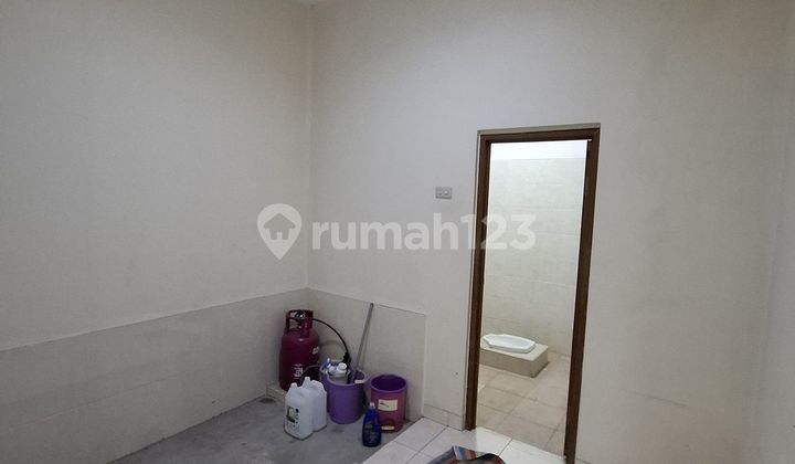 DIJUAL RUMAH 2 LANTAI SIAP HUNI DI GREEN VILLE
