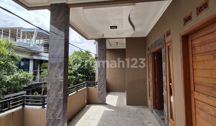 Price Drop! Ready-to-Occupy 2-Story House in Gba, 2 Buah Batu 2