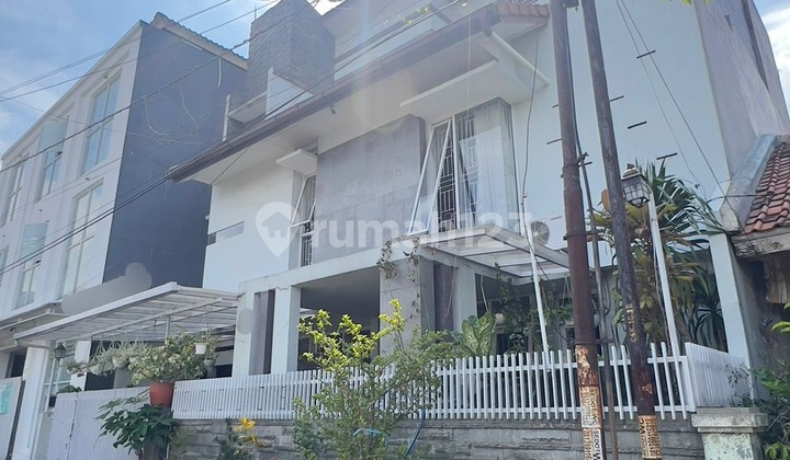 Rumah Asri.3 Lantai Banyak Kamar Di Arcamanik