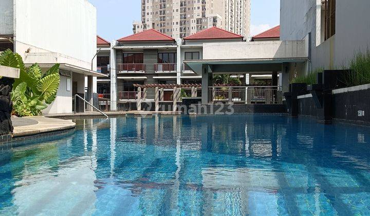 Rumah 3Lt di pusat kota Bandung, selangkah dg Apartemen Sudirman Bandung di Sudirman Town House Blok B 

jl.Sudirman  Bandung
 2