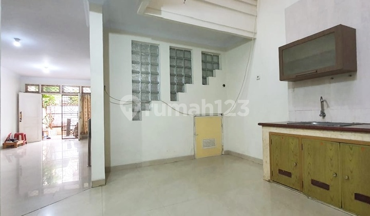 Taman Palem Lestari House. Flood-Free. Spacious Bedrooms. Ready to Occupy.