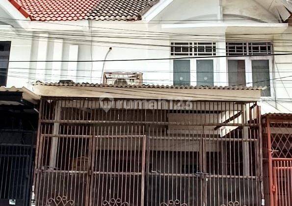 Rumah 2½ Lantai Area Bebas Banjir di Taman Palem Lestari 1