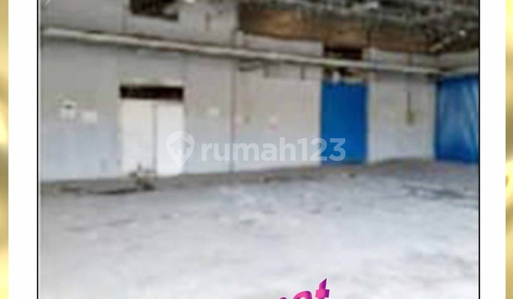 Warehouse in Pulo Gadung Industrial Area. Near the Terminal. Freehold Certificate.