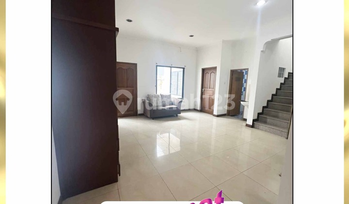 Rumah Regency Villa Melati Mas. 3 Lantai . Hadap Timur