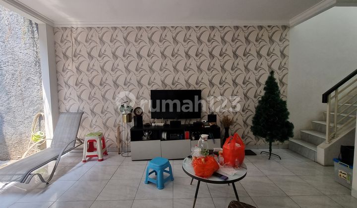 Rumah Modernland Tangerang Kota. Bebas Banjir. Bagus. Semi Furnished 2