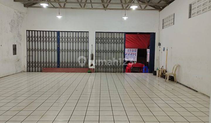 Ruko / Tempat Usaha Over Kontrak Di Ciracas , Jakarta Timur  2