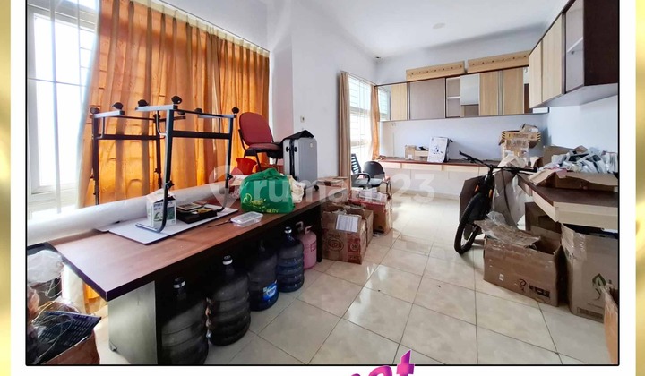 Rumah Park Residence 3 Lantai. Bebas Banjir . Hadap Timur Laut