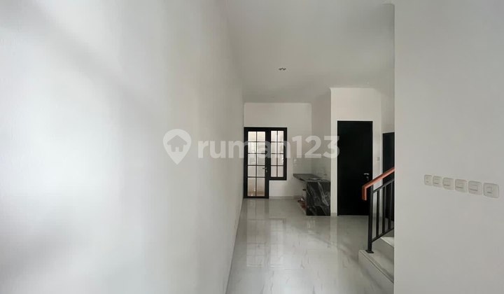 Rumah Rungkut Asri Utara, SHM, Ready 2
