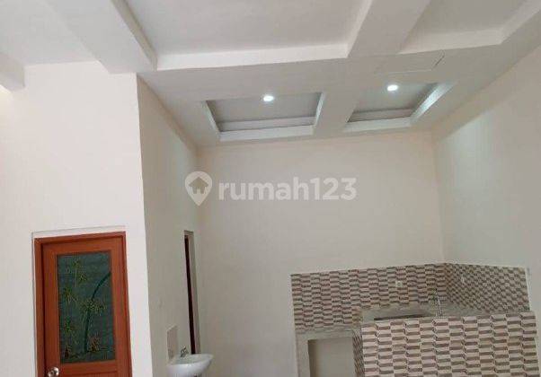 Rumah Baru Minimalis Strategis Di Mulyosari Dengan Kanopi Sliding 2