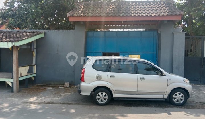 RUMAH DAN GUDANG TERAWAT LOKASI STRATEGIS DI PARE KEDIRI   2
