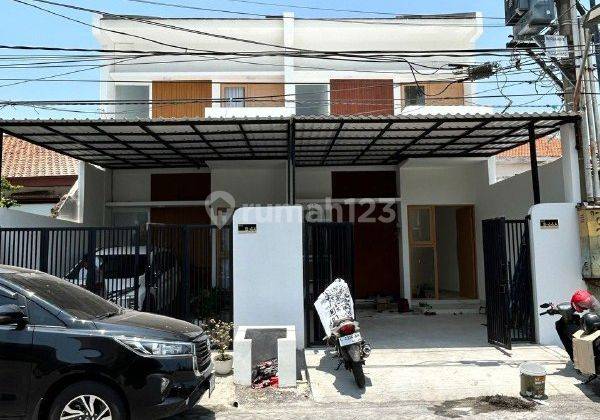 Rumah Bagus Dengan Rooftop Canopy Rungkut Asri Tengah Surabaya 1