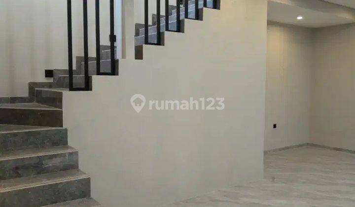 Rumah Grand Pakuwon Surabaya Baru Grees  2