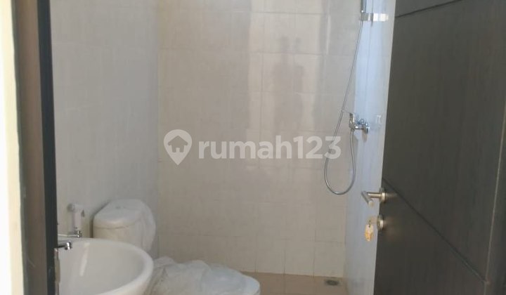 Rumah Baru Gresss Di Kutisari, Dekat Uk Petra, Tol, Royal Plaza 2