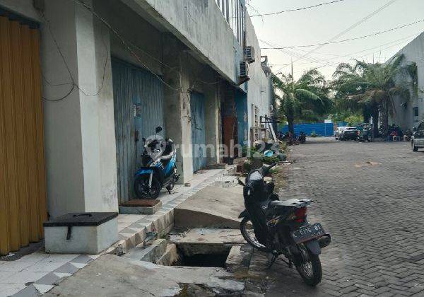 Ruko Siap Pakai 3 Lantai Lokasi Strategis di Margomulyo Surabaya 2