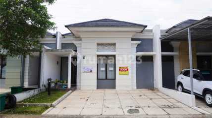 House for sale in Citra Lake Sawangan Ready to Occupy