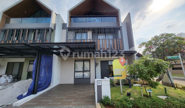 Rumah dengan Attic dijual di Gading Serpong Brand New Siap Huni