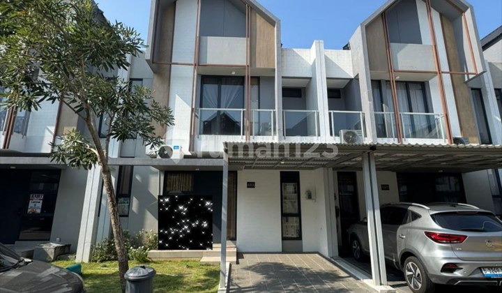 Rumah dijual siap huni di yuthica BSD City Lokasi Strategis