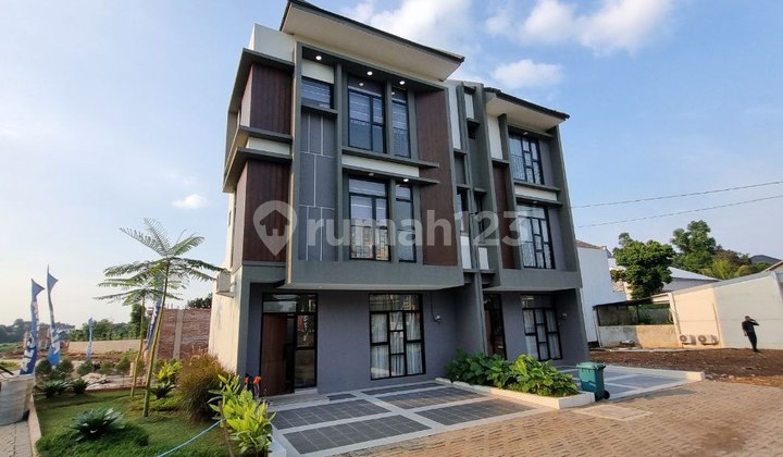 Rumah Dijual 3 Lantai di Pamulang Lokasi Strategis