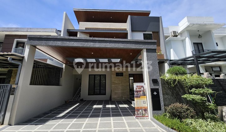 Rumah dijual siap huni di Taman Chrysant BSD Kondisi Semi furnished