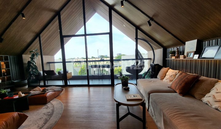 Rumah dengan Attic dijual di Gading Serpong Brand New Siap Huni