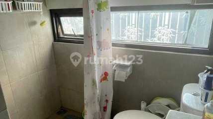 Rumah 2 lantai dijual di cirendeu lokasi strategis dalam komplek 2