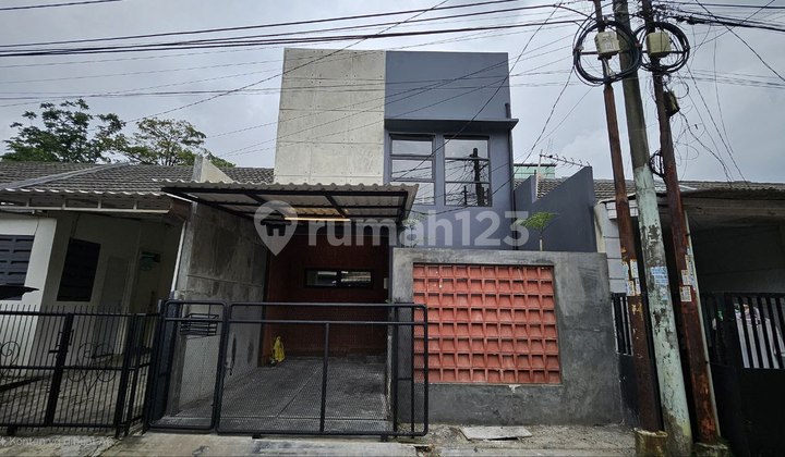 House for Sale in Nusa Loka BSD, Industrial Concept, Ready to Occupy.