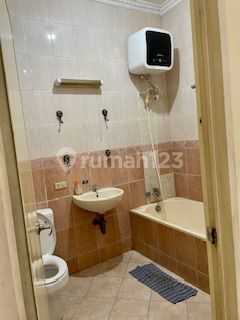 House for rent in Nusa Loka BSD, strategic location. 2