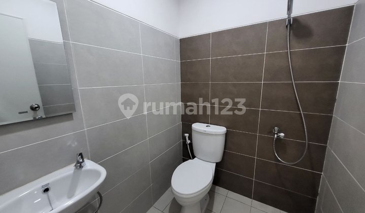 Rumah dijual di Serpong Lokasi Strategis dalam lingkungan sudah jadi