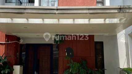 Rumah 2 lantai dijual di cirendeu lokasi strategis dalam komplek