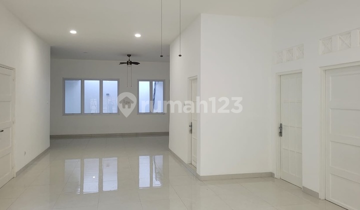 Rumah disewakan di kebayoran baru Jakarta Selatan Siap Huni 2