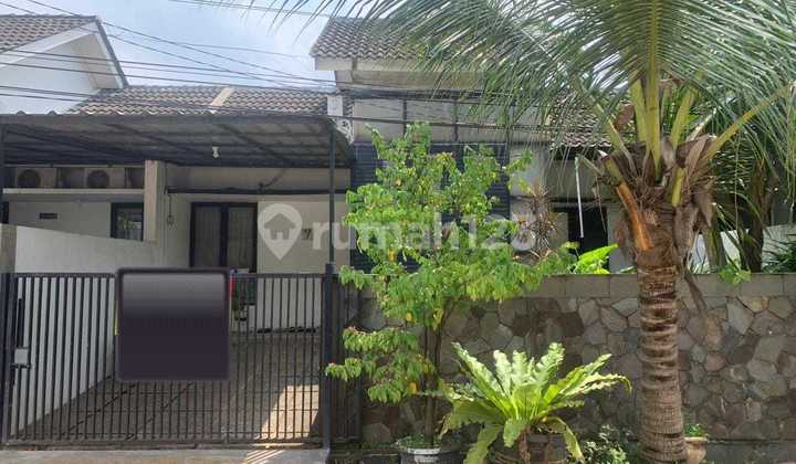 House for sale in Jombang Ciputat near Sudimara station, strategic location. 1
