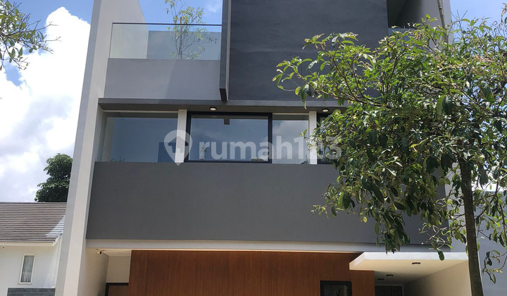 3-Story Independent Building House in BSD City The Green Ready to Occupy 3-Story Independent Building House in BSD City The Green Ready to Occupy