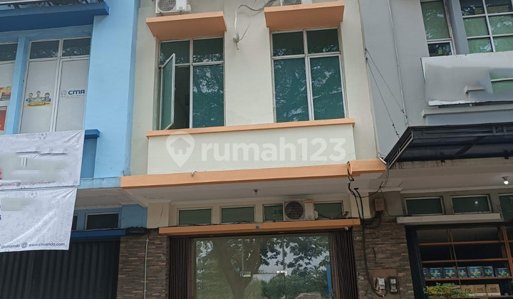 3-story shophouse on Toll Boulevard, BSD City 3-story shophouse on Toll Boulevard, BSD City
