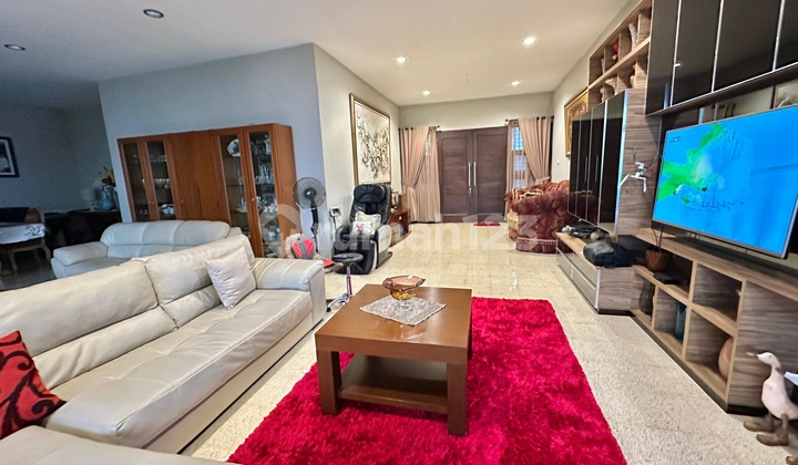 Dijual Rugi Rumah dan Cafe di jalan veteran Raya Bintaro Jakarta Selatan Dijual Rugi Rumah dan Cafe di jalan veteran Raya Bintaro Jakarta Selatan