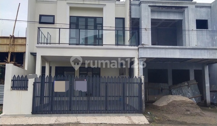 Disewakan Rumah Regensi Melati Mas Tangerang Selatan Disewakan Rumah Regensi Melati Mas Tangerang Selatan