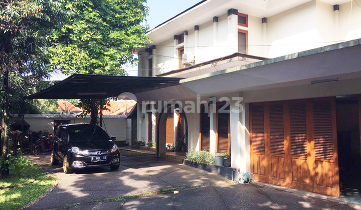 Rumah Mewah di Pejaten Raya Jakarta Selatan Ada Kolam Renang 2