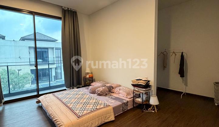 Rumah Mewah Zora Kimora 3 Lantai BSD Sudah Renovasi dan Furnished 2