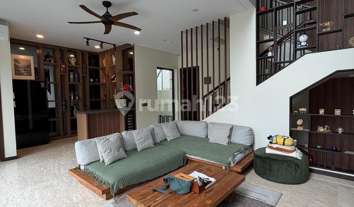 Rumah Mewah Zora Kimora 3 Lantai BSD Sudah Renovasi dan Furnished Rumah Mewah Zora Kimora 3 Lantai BSD Sudah Renovasi dan Furnished