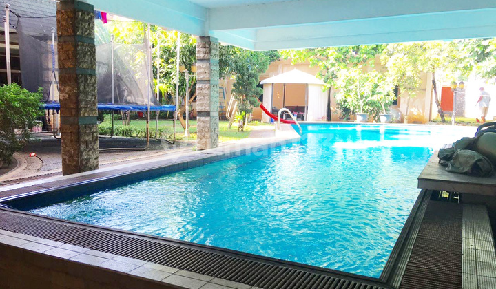 Rumah Mewah di Pejaten Raya Jakarta Selatan Ada Kolam Renang