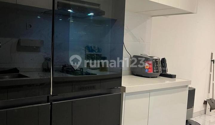 For Sale Sky House Apartment BSD City 3 BR Furnished Closest to Aeon Mall. Access to BSD Toll Road, Prasetya Mulya University 2