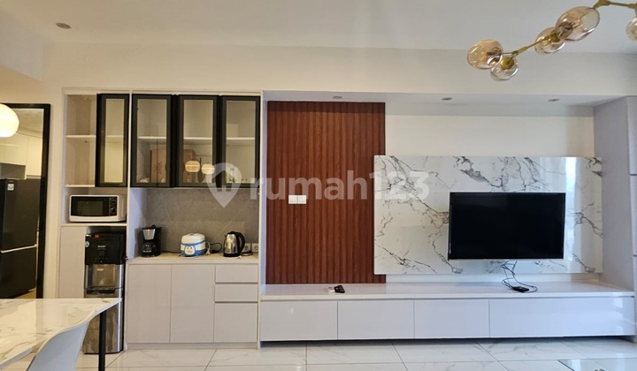 For Rent 3 BR Sky House Apartment BSD City Fully Furnished, Near Aeon Mall, Prasetya Mulya University 2