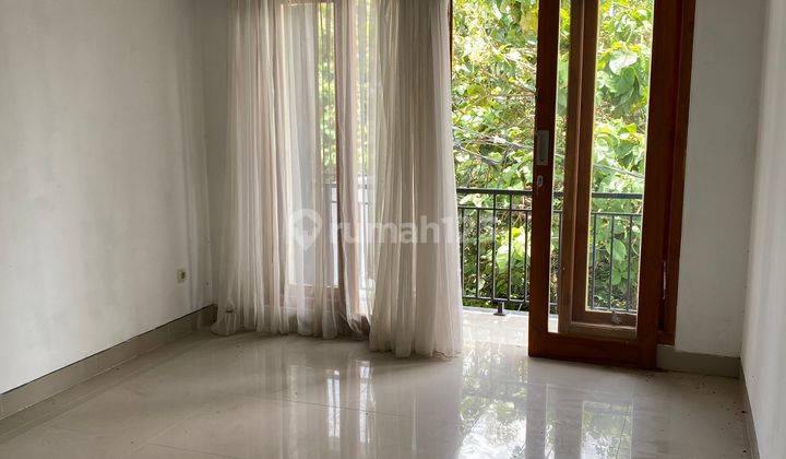 Rumah 2 Lantai Modern Minimalis Deket UNUD 17