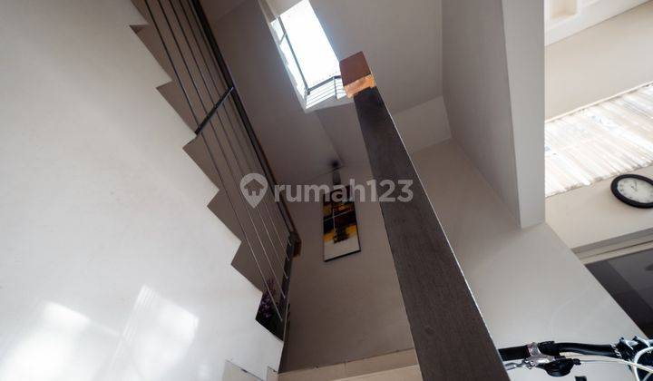 Rumah 3.5lantai hoek SHM Bagus minimalis siap huni 2